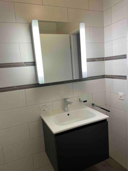 Apartamento Proche Lausanne: Studio Bien Equipe Prilly Exterior foto