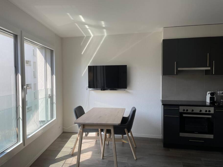 Apartamento Proche Lausanne: Studio Bien Equipe Prilly Exterior foto