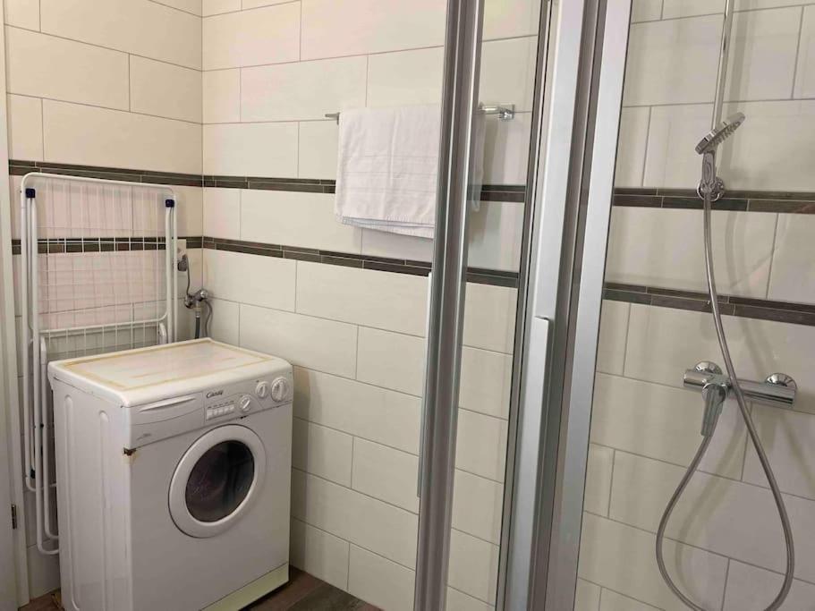 Apartamento Proche Lausanne: Studio Bien Equipe Prilly Exterior foto